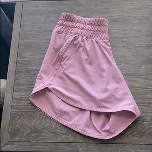 Lululemon Tracker Shorts 4” NWOT